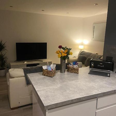 הרוגייט Spacious One Bedroom Ground Floor Apartment מראה חיצוני תמונה