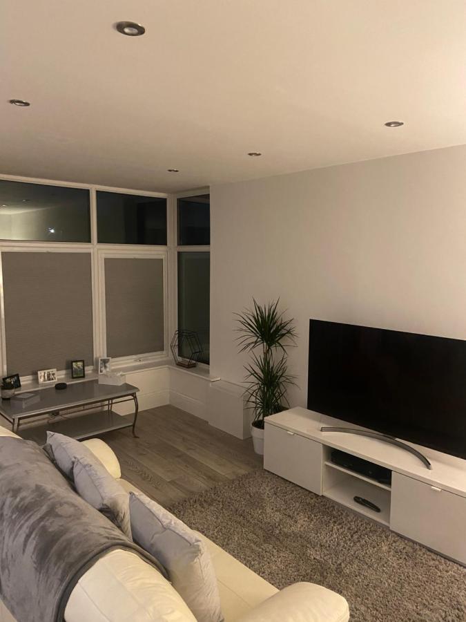 הרוגייט Spacious One Bedroom Ground Floor Apartment מראה חיצוני תמונה