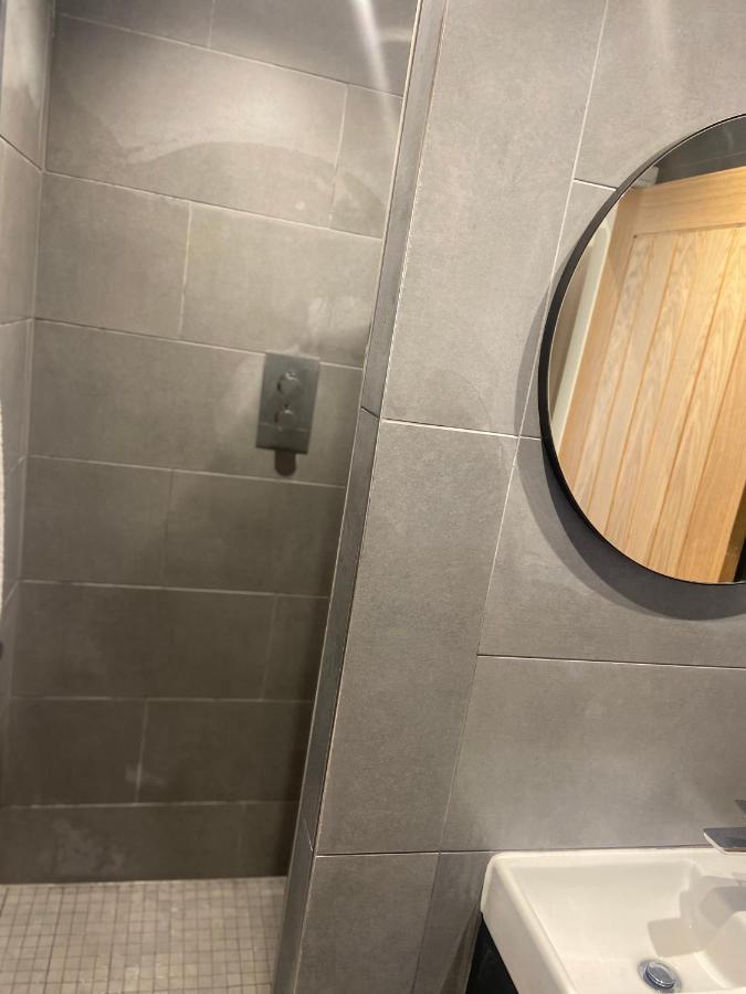 הרוגייט Spacious One Bedroom Ground Floor Apartment מראה חיצוני תמונה